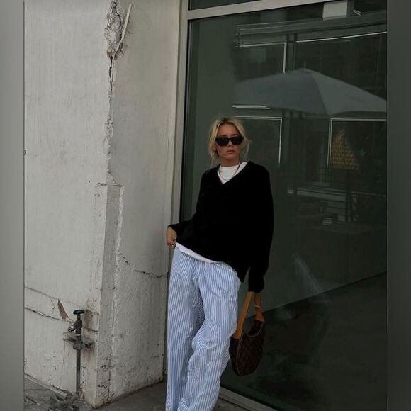 VINCE Pleated woven linen blend wide-leg pants in blue stripe - Picture 9 of 14